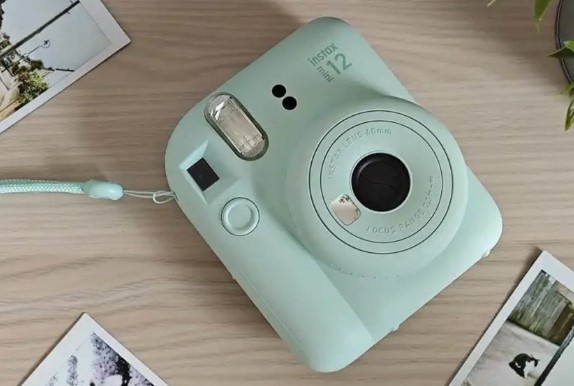 Ada yang Baru, Nih, dari Kamera Instax Mini 12!